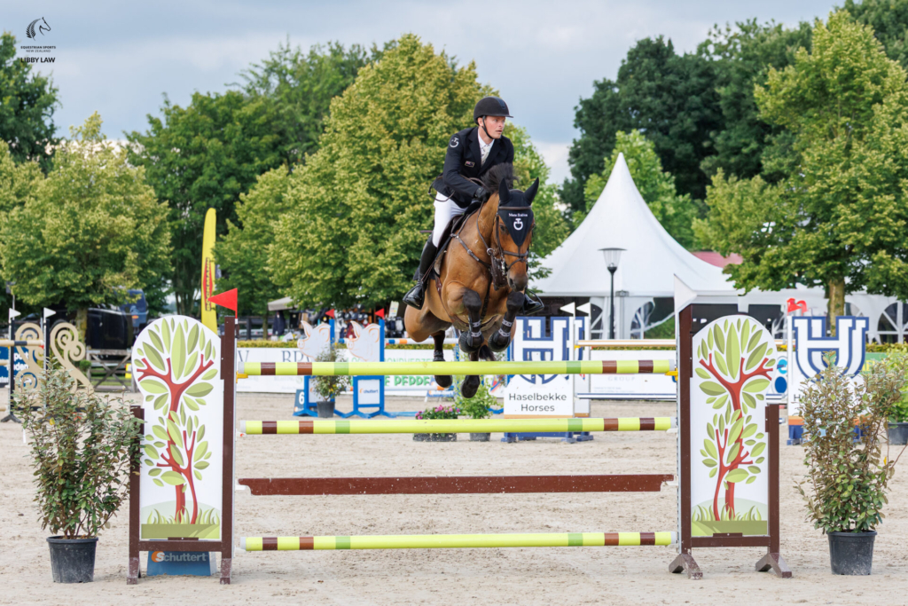 Luke Dee (NZL) rides Gangster WW during the Wezenberg Transport Prijs
CSI3* | Big Tour
Table A: Against the Clock 1.50m. 2025 CSI Ommen. De Driehoekhoeve, Stegeren (Ommen-Noord). Netherlands. Thursday 10 July 2025. Copyright Photo: Libby Law Photography